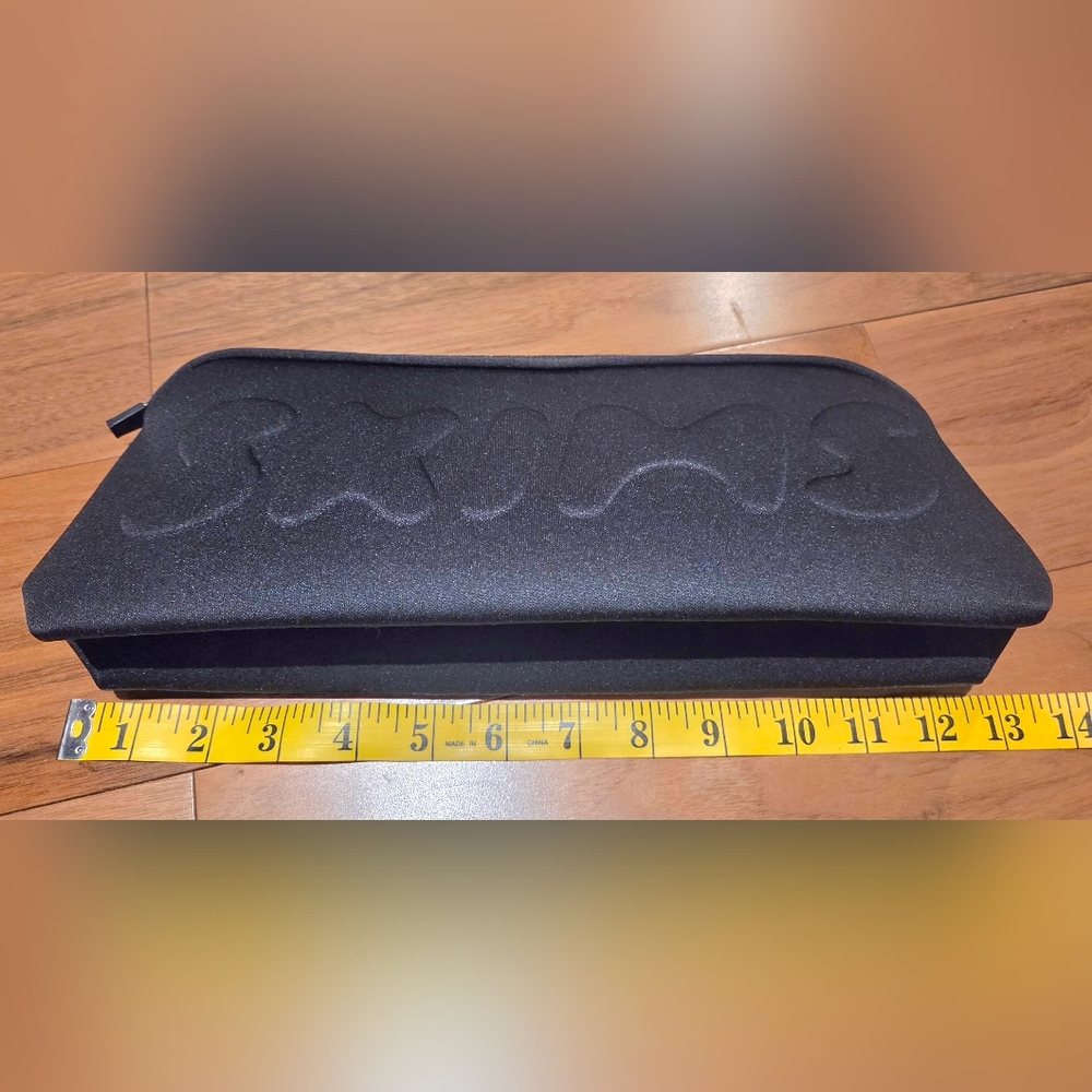 SKIMS Neoprene Pouch